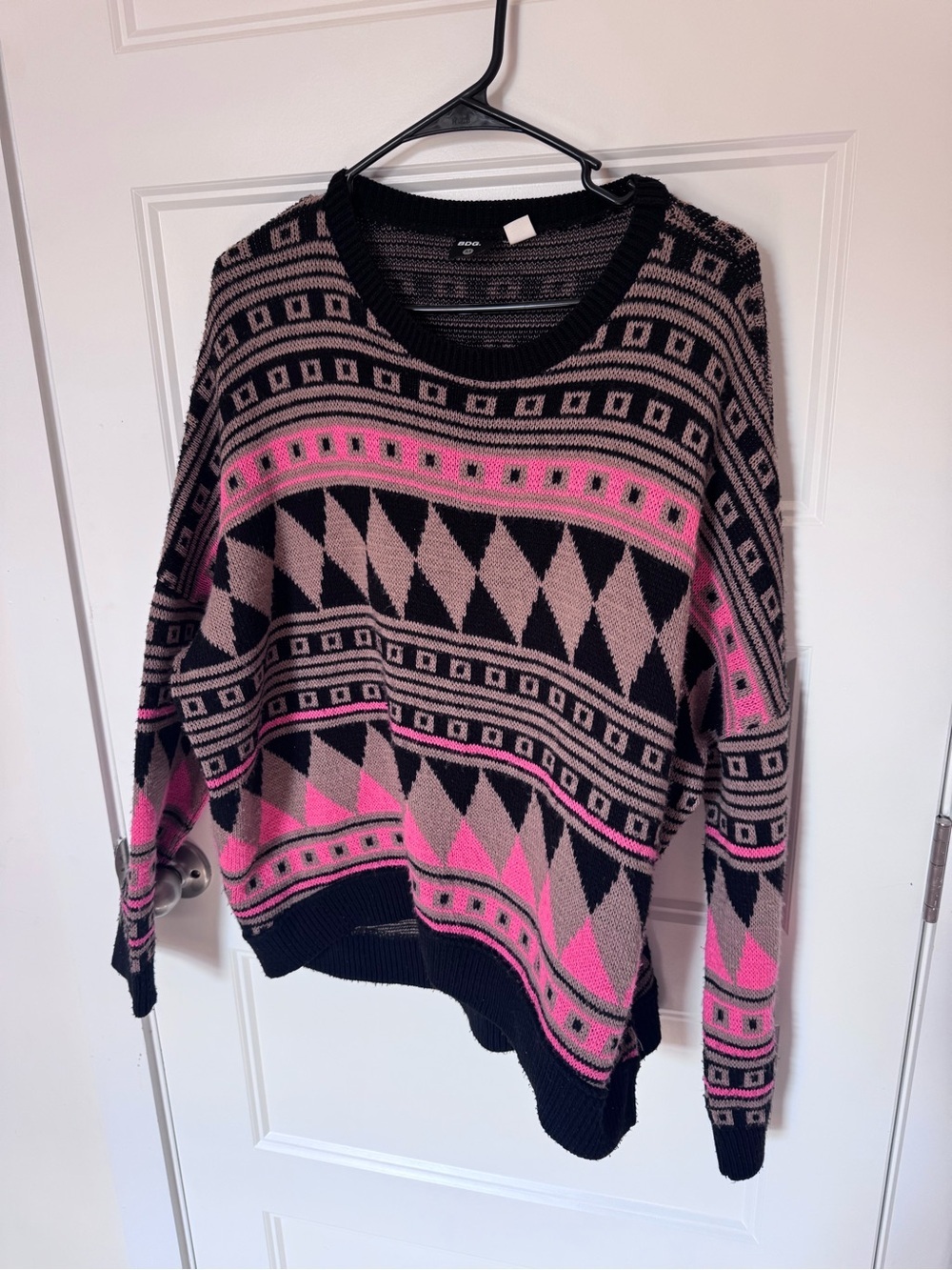 BDG by urban outfitters Geometric Pattern Crewneck Sweater - Pink & Black
